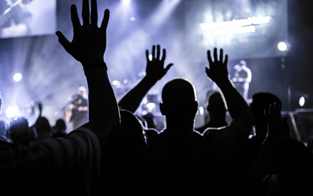 The Distinctions Between Praise and Worship